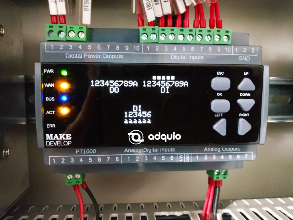 foto real del controlador programable adquio pro instalado en Grupo Inverdama, La Coruña, España